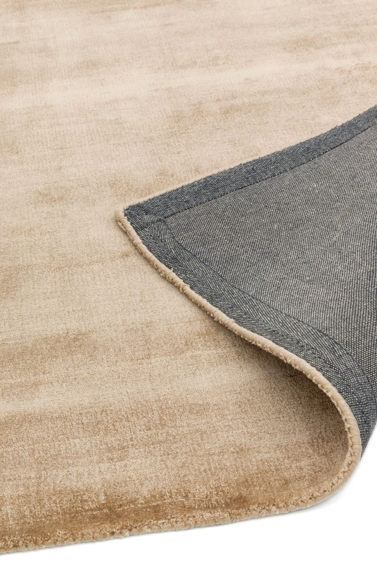 Blade Luxurious Dense Viscose Rug - Champagne