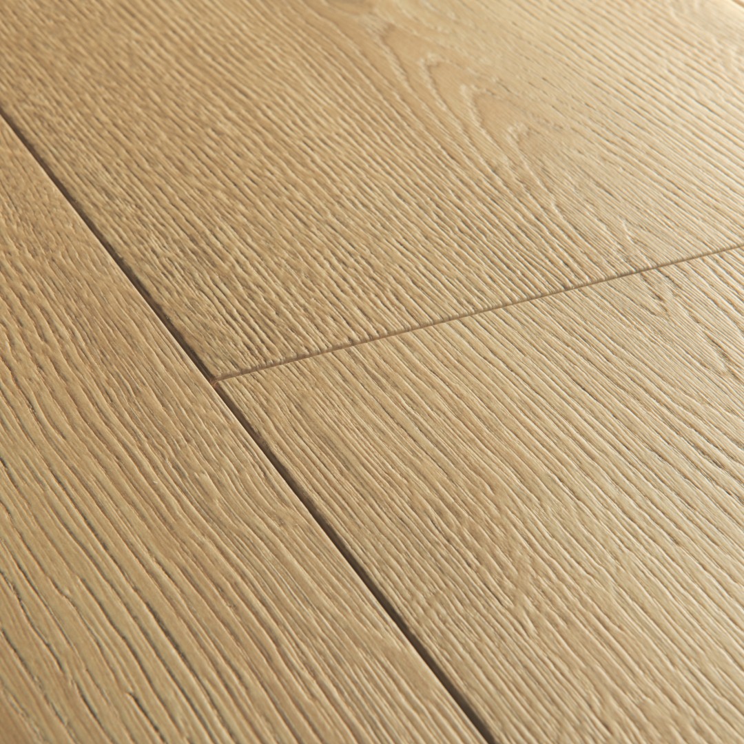 Signature Brushed Oak - Warm Natural